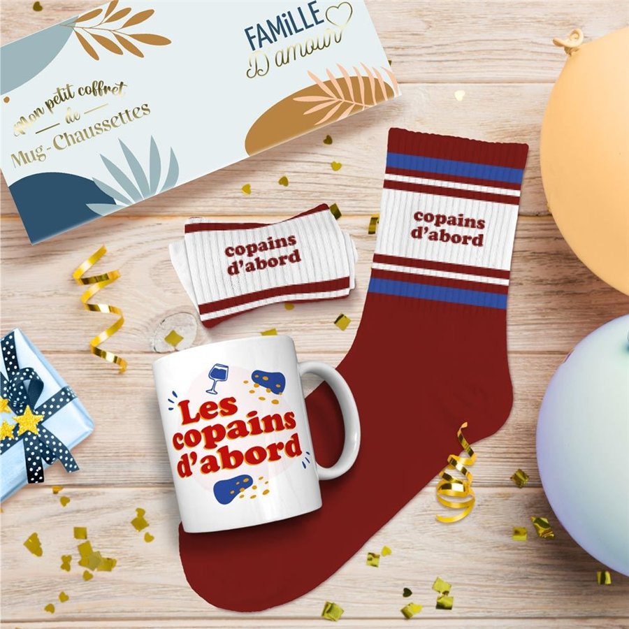 COFFRET MUG CHAUSSETTES COPAINS D ABORD