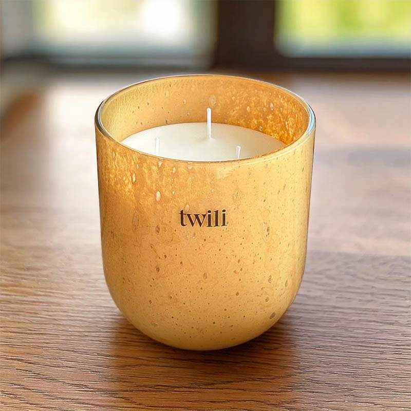 [VDC-80100041] TWILI INDOOR SCENTED CANDLE LOTUS COLL. SAHARA SAND M 11cm/650gr